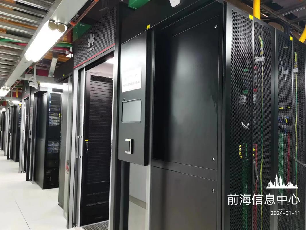 智能化弱電工程施工現(xiàn)場 鐵漢柔情下的精密交響